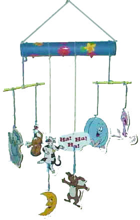 photo of the finished hey diddle diddle mobile